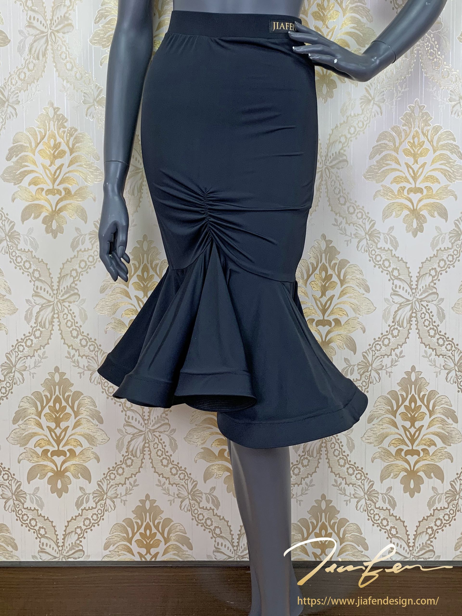 《BY TERRY佳衯自創》包臀後開叉大波浪下擺半身裙-1