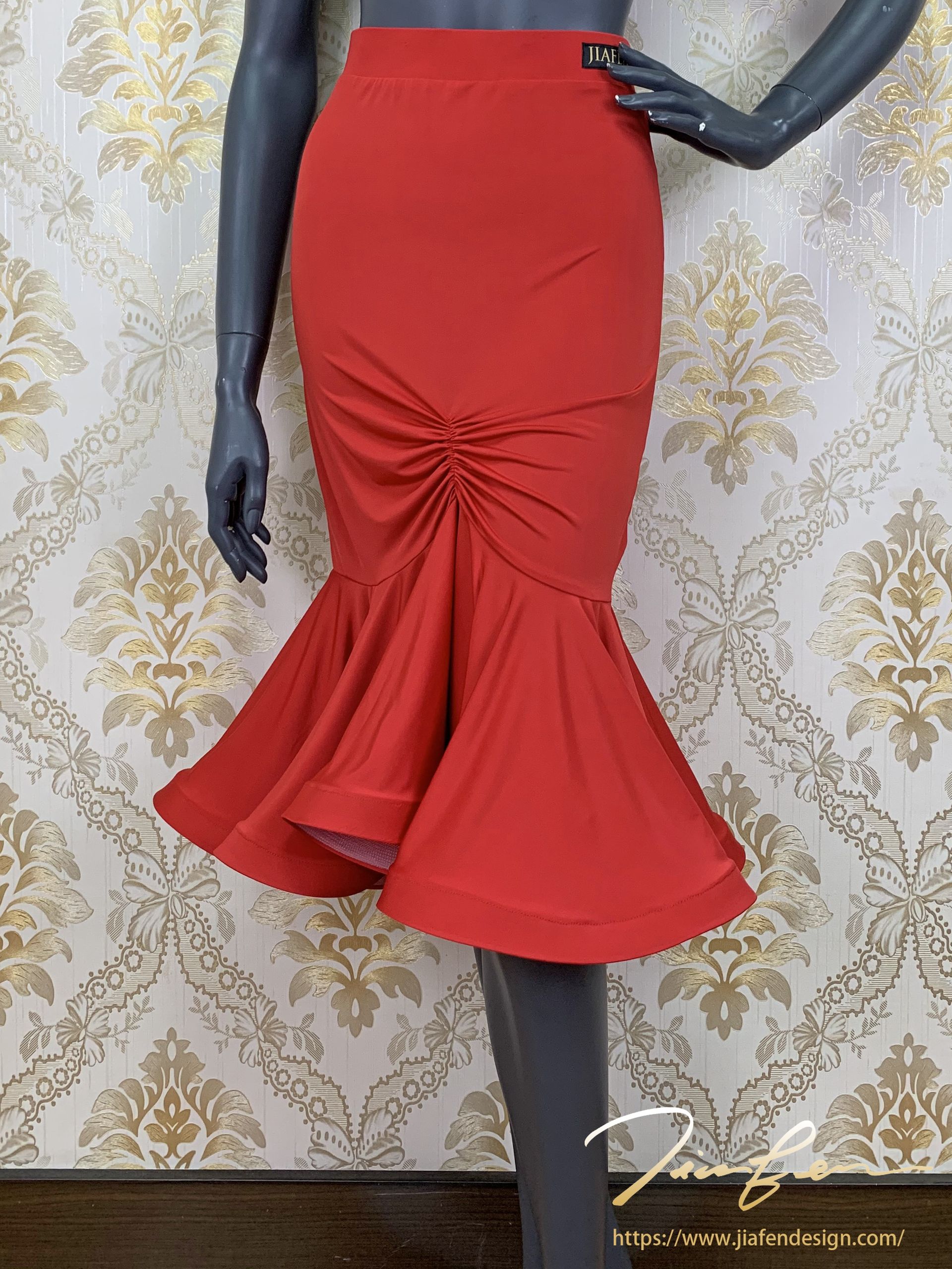 《BY TERRY佳衯自創》包臀後開叉大波浪下擺半身裙-2