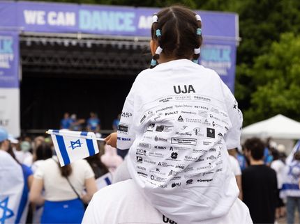 Walk participants enjoying the festival