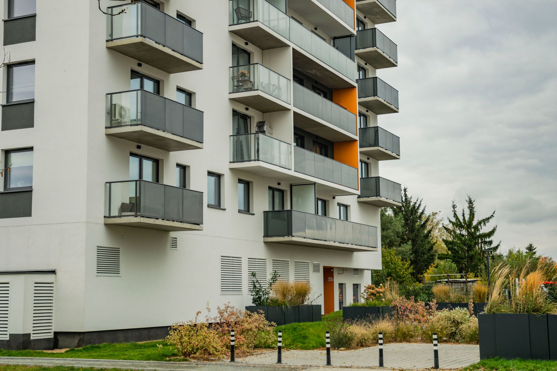 California real estate property subject to probate without a living trust in place.