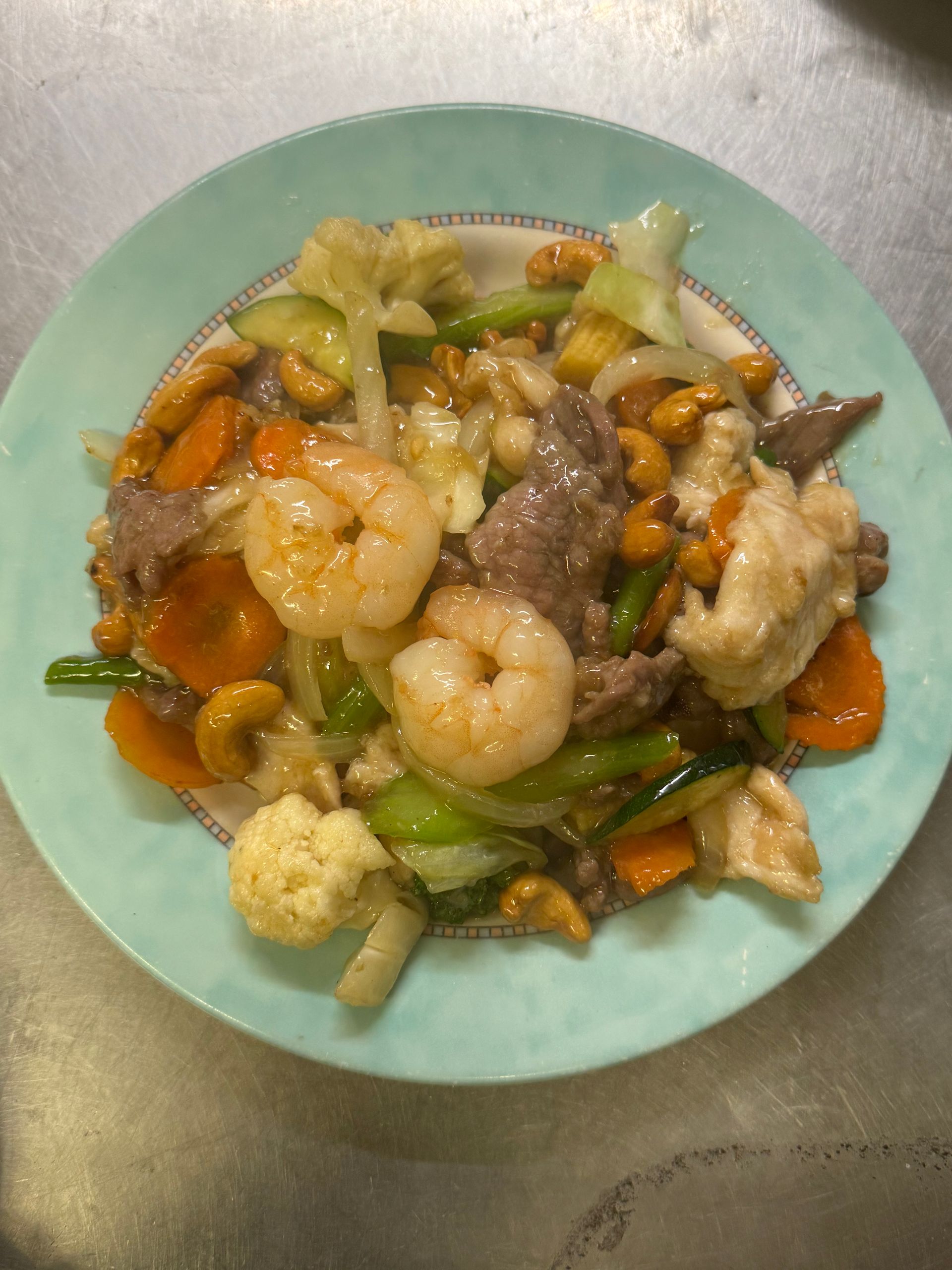 Plate of cashew shrimp and chicken with vegetables. — Kowin Restaurant in Harrington, NSW