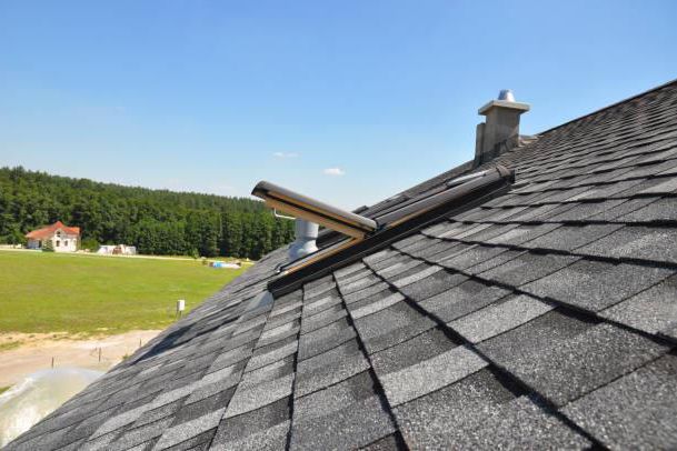 Shingles Roof – Highland, IL – We Wash Dirty Houses