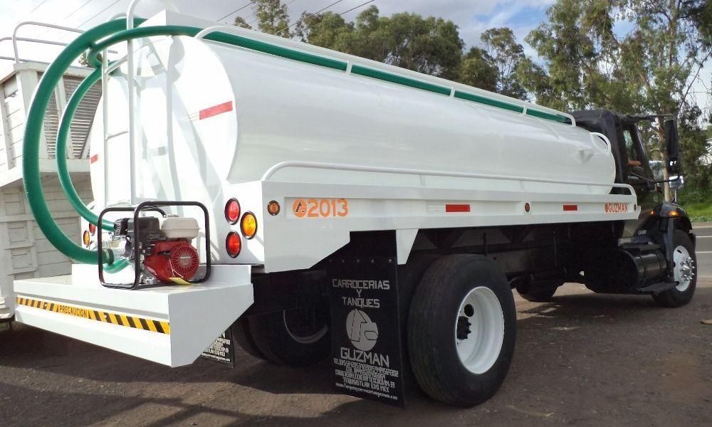 TRANSPORTADORA DE LIQUIDOS Y MATERIALES NAYARITA