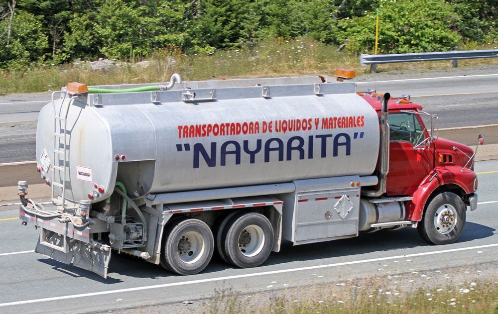 Transportadora de líquidos y materiales nayarita