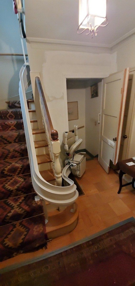 Stair Lift Inside Oakland, CA Retirement Home