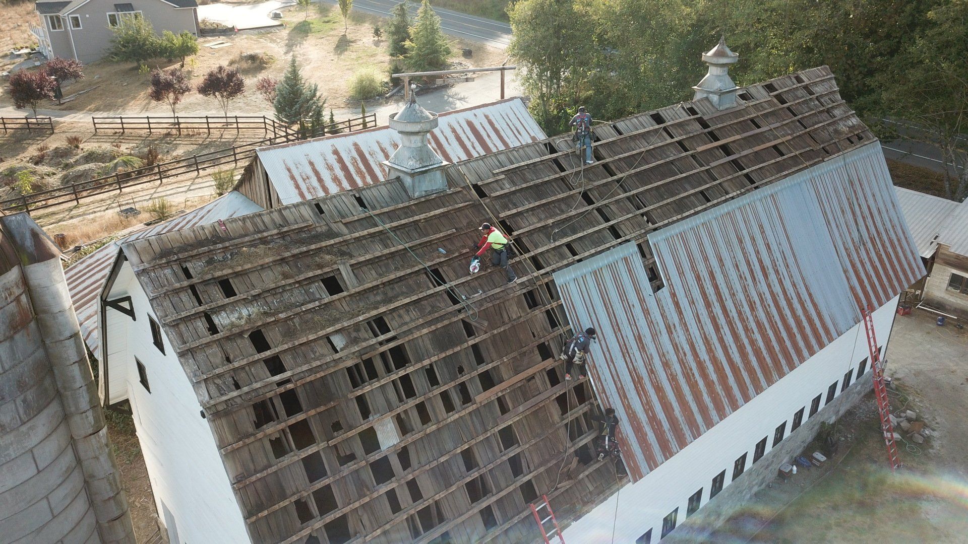Metal Roof Removal| Olympia, WA | Supreme Roofing LLC