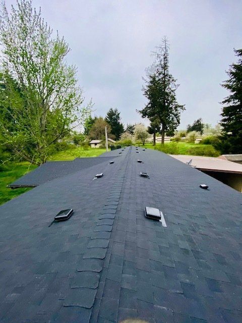 Black Roof | Olympia, WA | Supreme Roofing LLC