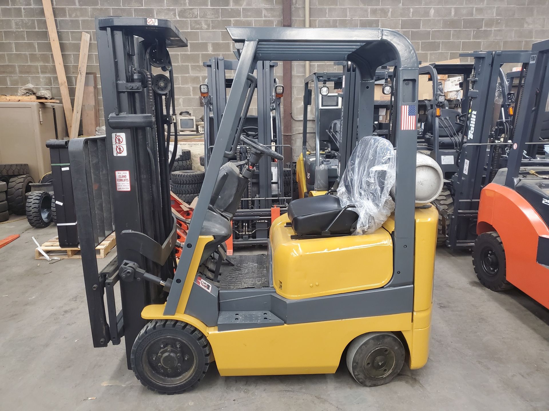 Forklifts —CAT GC15K LIFT TRUCK-MANORVILLE NY