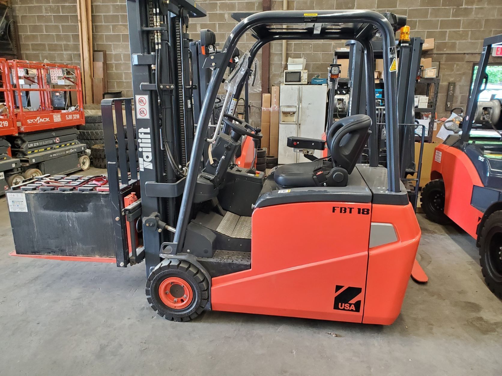 FORKLIFT-NEW TAILIFT-ZFB18-MANORVILLE NY