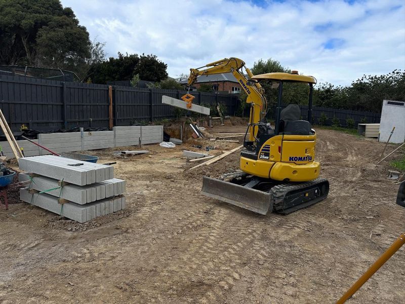 2.5T Excavator on 4.1T Sureweld Alloy Trailer