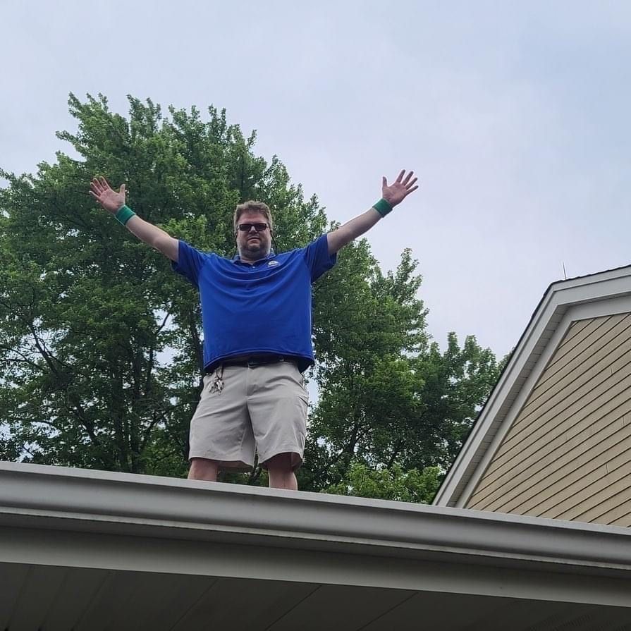 Roof Worker — Cary, IL — Fiji Construction Inc. Roof Worker — Cary, IL — Fiji Construction Inc.