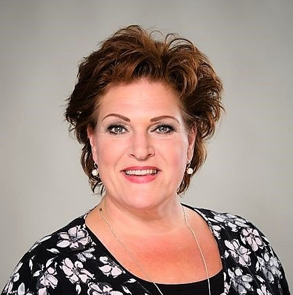 Het bekende sterrenteam voor de leukste show van het jaar komt bij elkaar in een nieuw verhaal: Oh Johnny in Droomland, een theatraal levenslied over 100 jaar Johnny Jordaan, met Tony Neef, Marjolijn Touw, Rob van de Meeberg, Rosa Mee, Evert de Vries, Bert Stoots en René Trok.