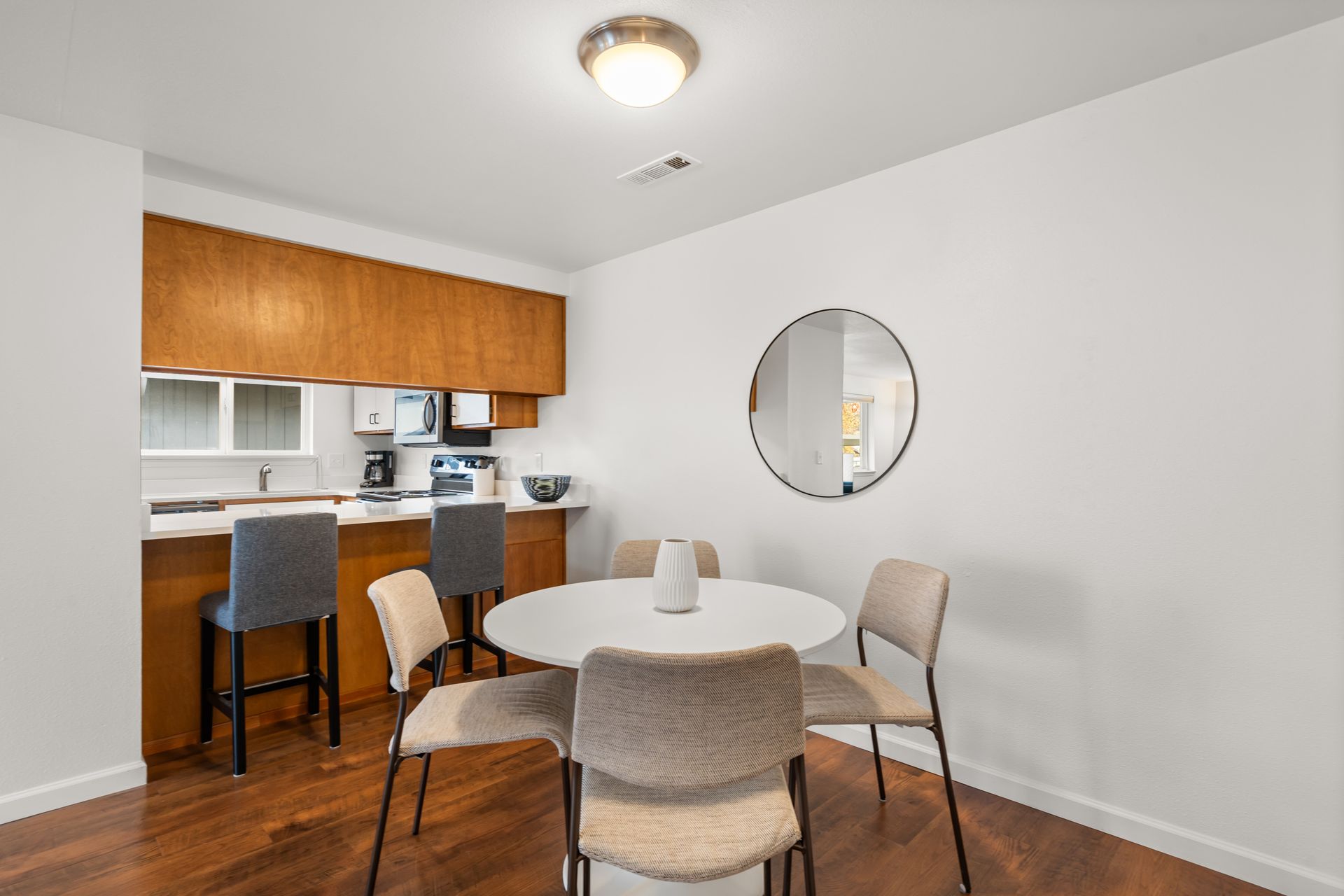 Furnished Flat Dining