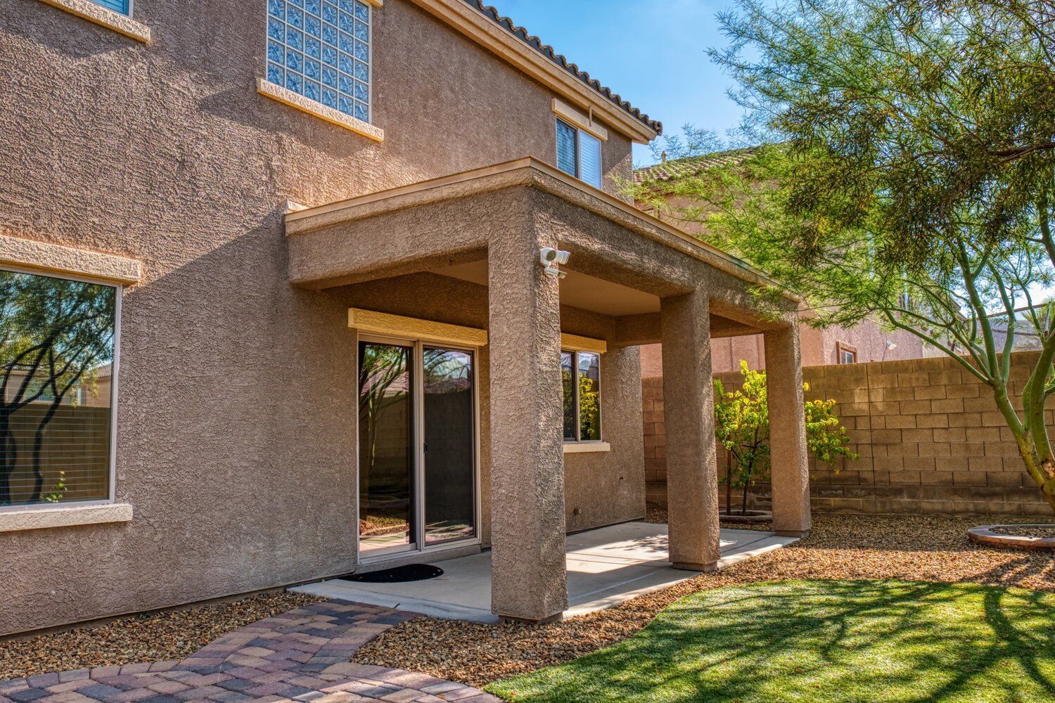 shot of back patio of Las Vegas residence from a Real Estate Photography Package from De Vera Imagery