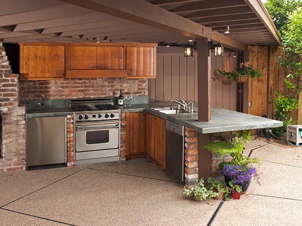 Modern Outdoor Kitchen - Outdoor Kitchen Improvements in Eastern Shore, AL