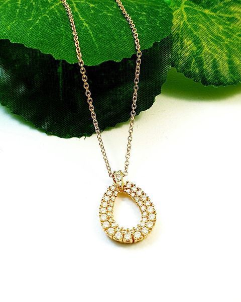 Girocollo con ciondolo in oro rosa e diamanti