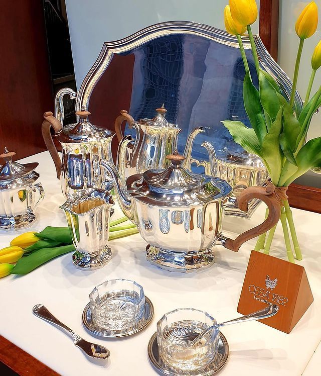 servizio da tavola in argento