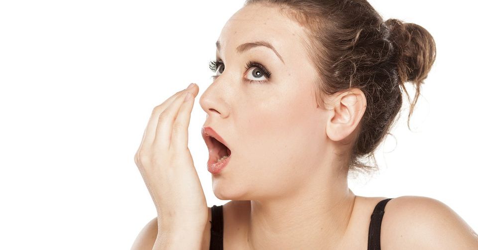 how to get rid of bad breath naturally