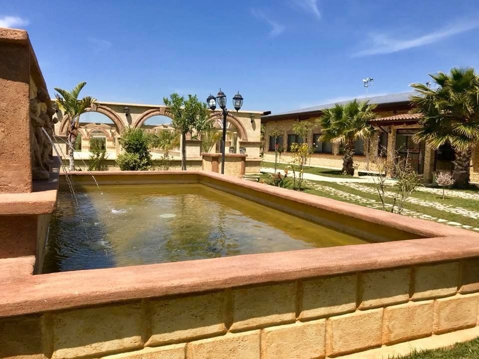 Location per eventi con vasche e fontane