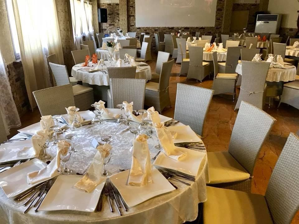 Ampia e accogliente sala interna per ricevimenti