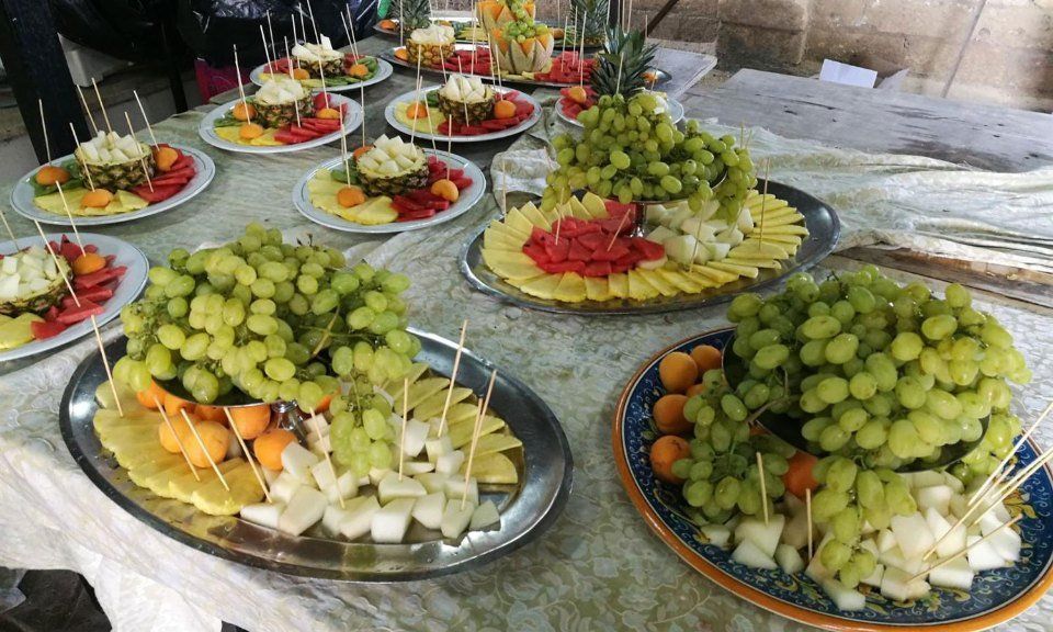 Buffet con frutta esotica