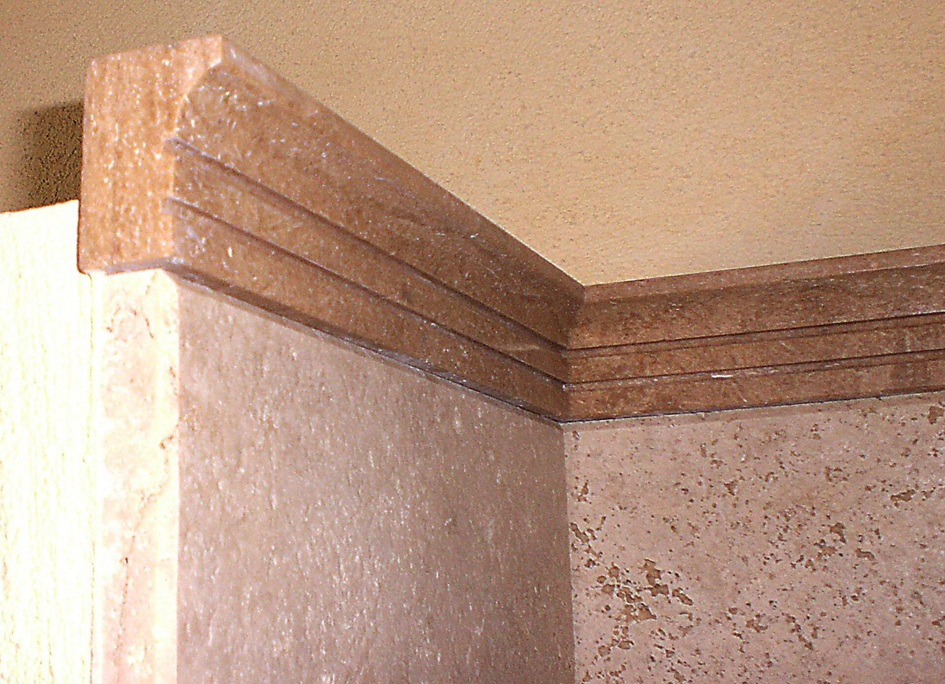 fregio da parete in marmo