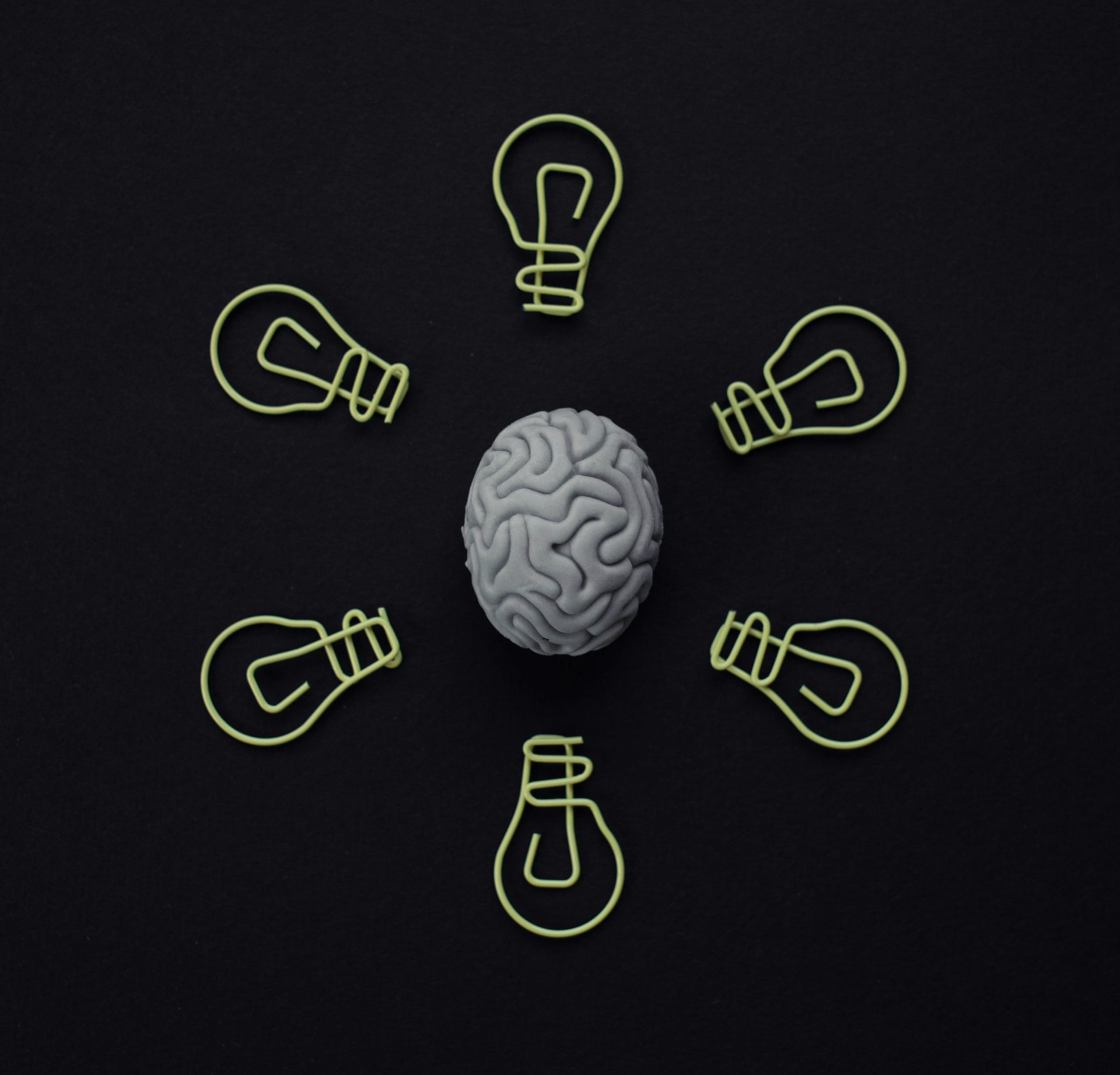 Psycho-educatie geeft inzicht over hoe je brein werkt. Dit kan verhelderend zijn en erkenning geven als het gaat om bijvoorbeeld trauma, depressie, autisme en adhd.