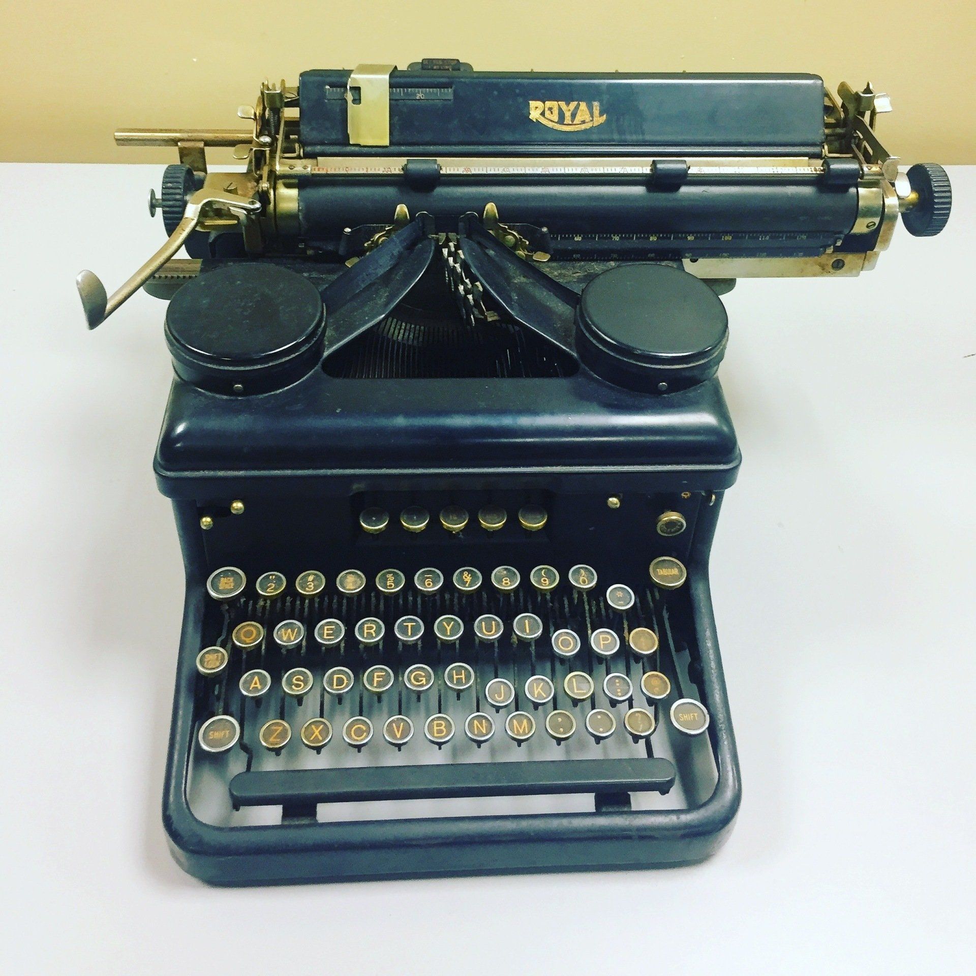 Classic Typewriter — Vienna, VA — Fairfax Estate Sales TFV