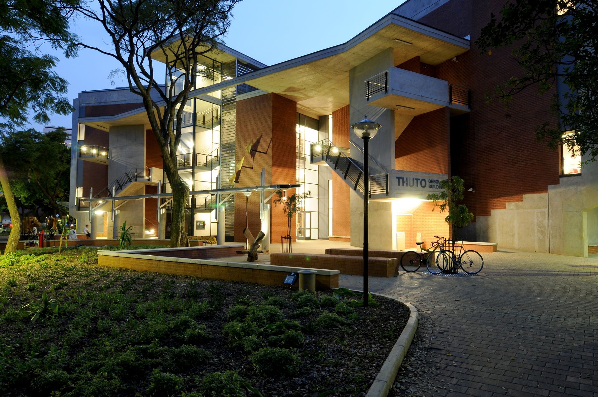 Jeremie Malan Architects and Interiors 	Lecture Hall Complex, University of Pretoria