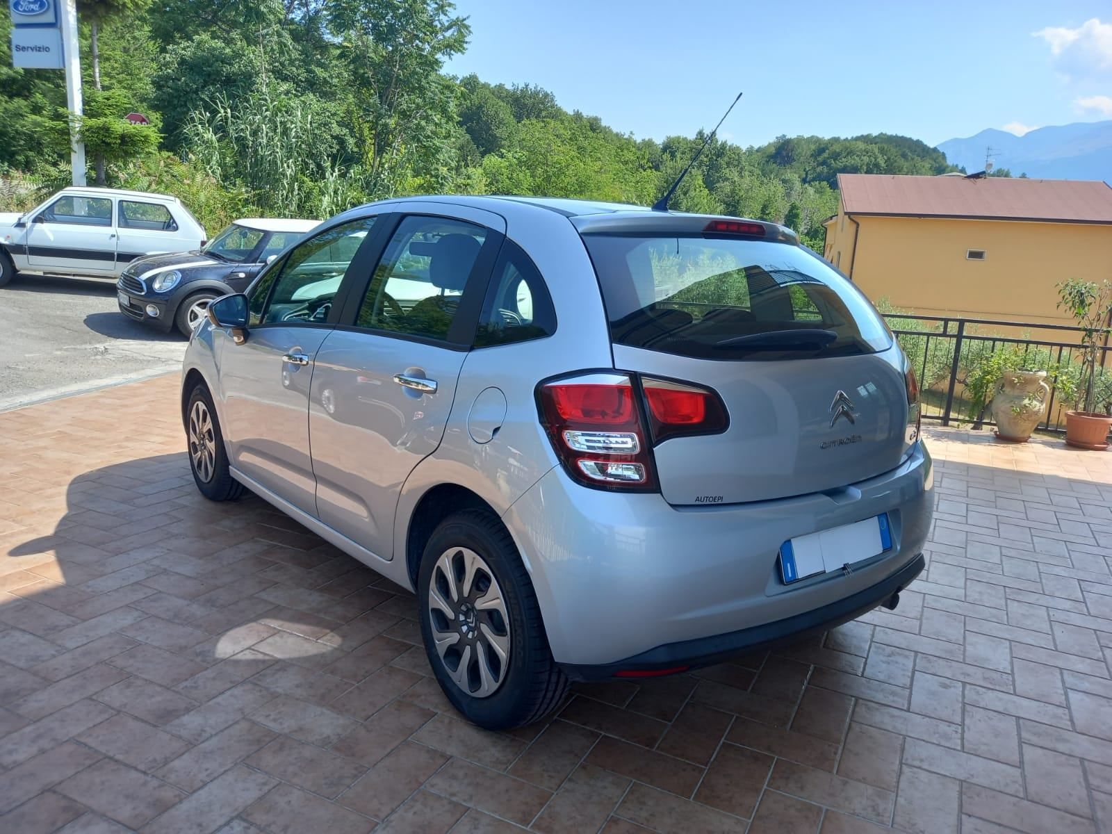 Citroen grigio metallico usata veduta laterale