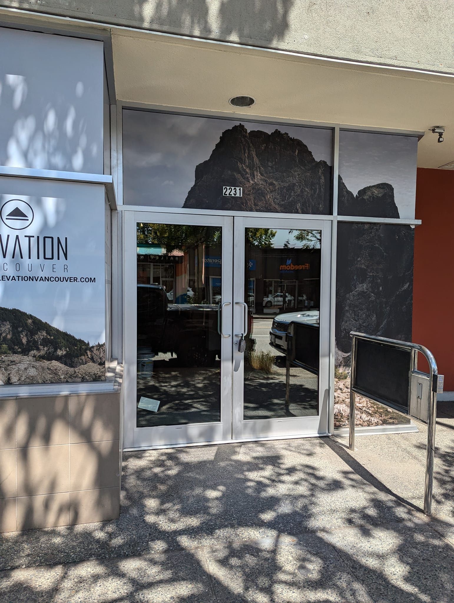 A building with a sign that says aviation on it