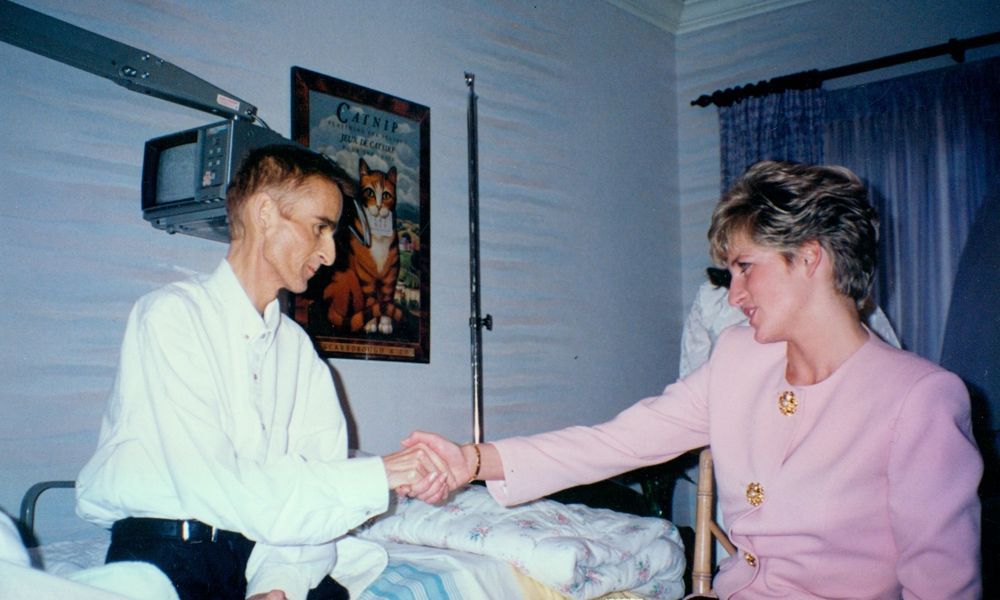 Chronology of HIV 1987 Princess Diana shakes hands with aids patient