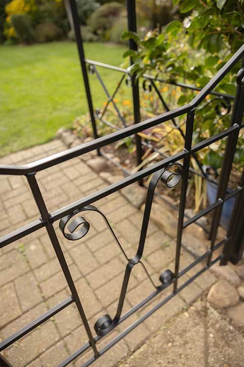 GATES & FENCING