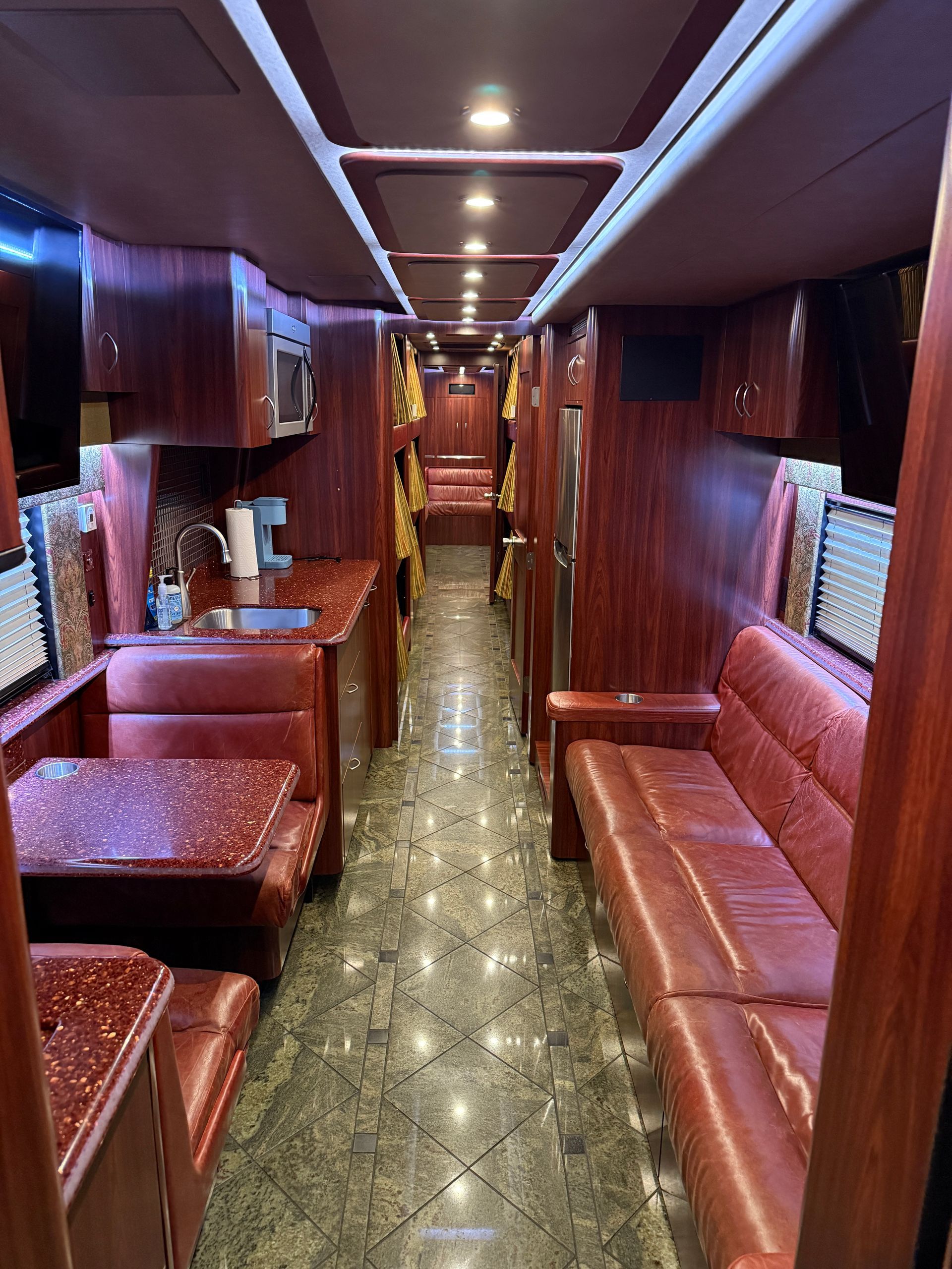 Entertainer Coach Rental 