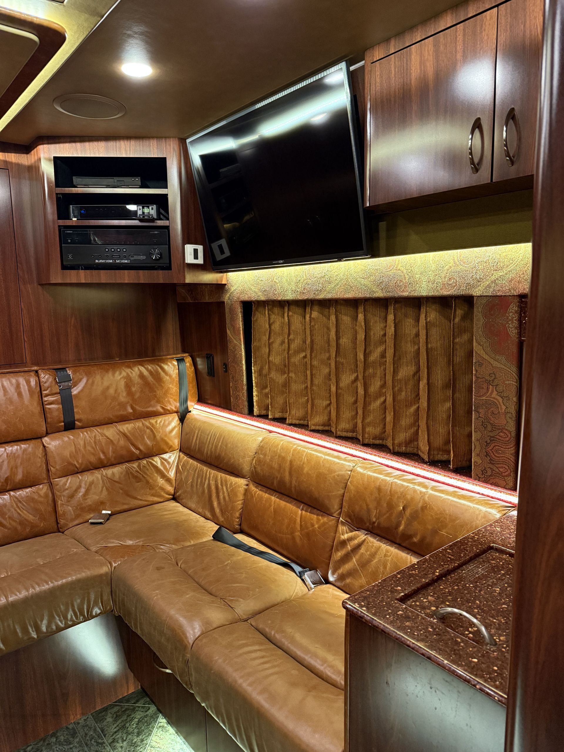 sleeps up to 12 passengers