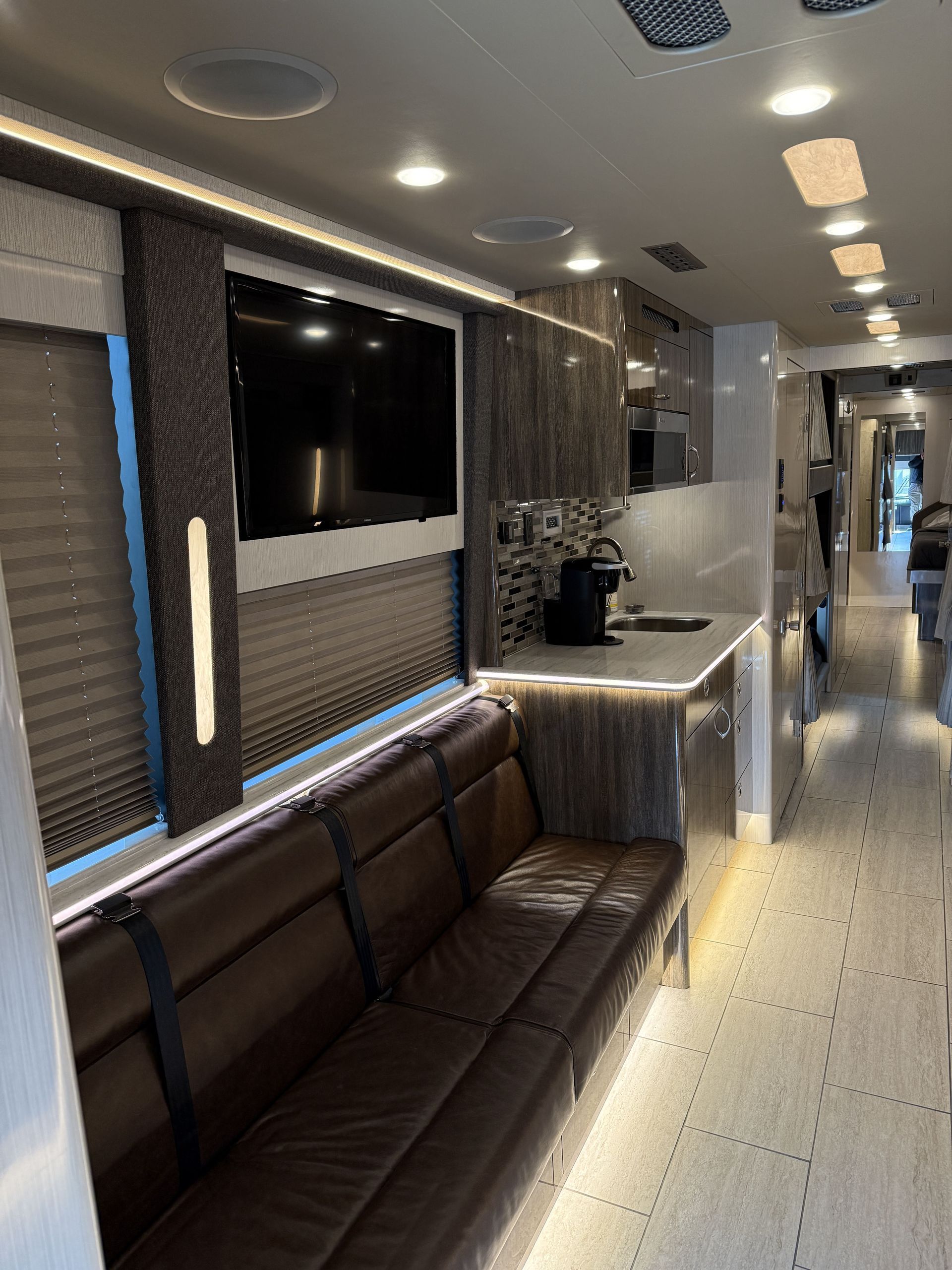 Entertainment coach with luxury amenities