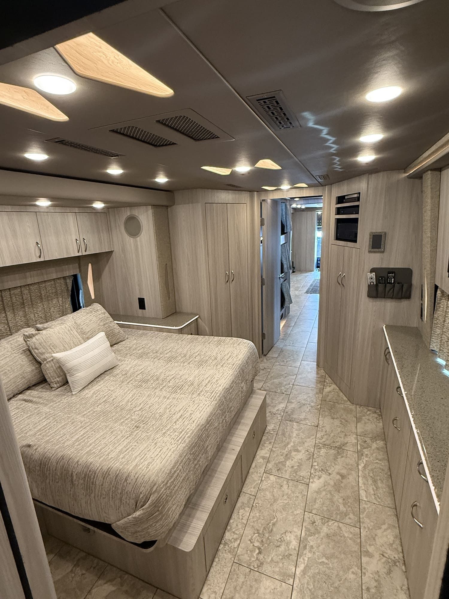 Experienced Professional Coach Driver