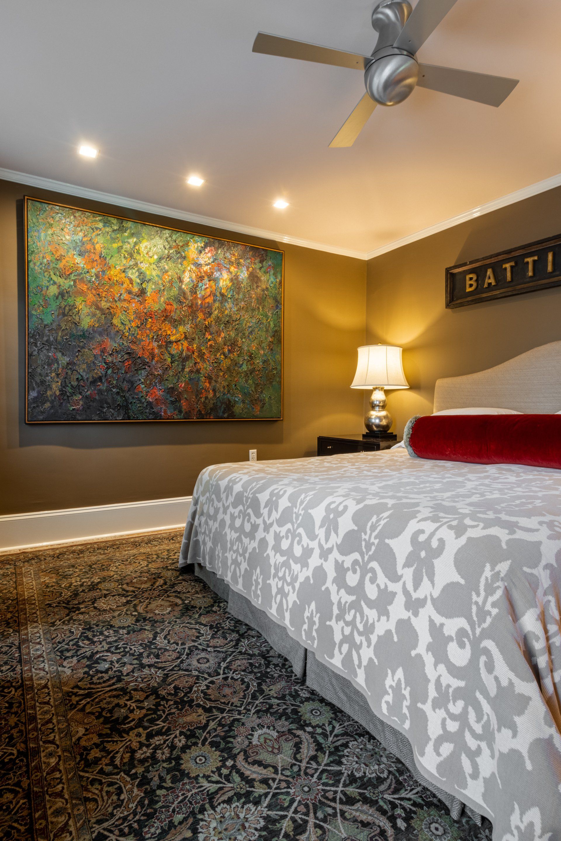 Interior design bedroom layered and luxury