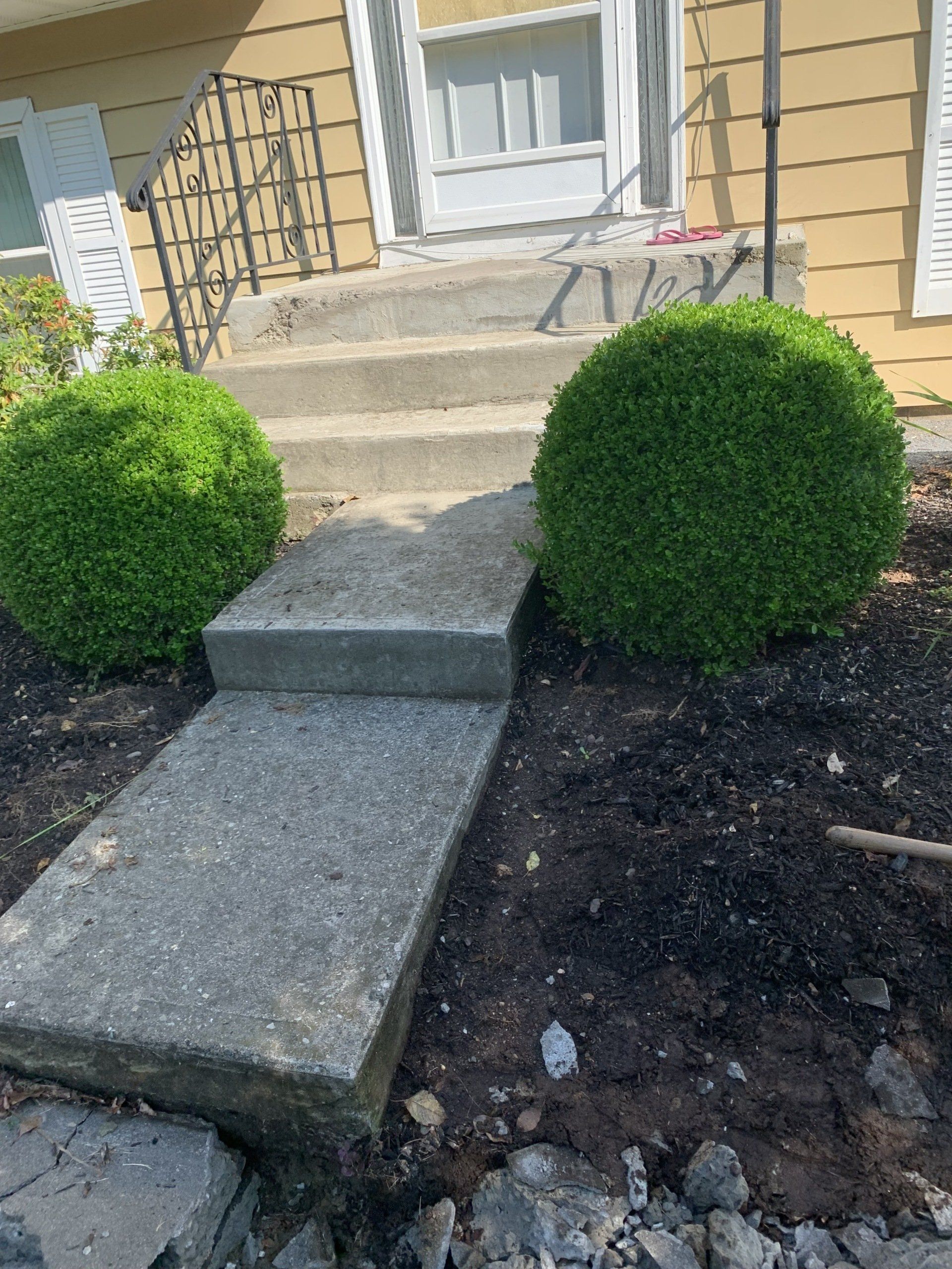 Grass in Patio — Hudson Valley — G & R Masonry
