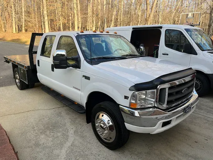 Ford auto glass replacement near Mount Airy, NC