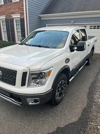 Nissan windshield replacement in Mount Airy, NC
