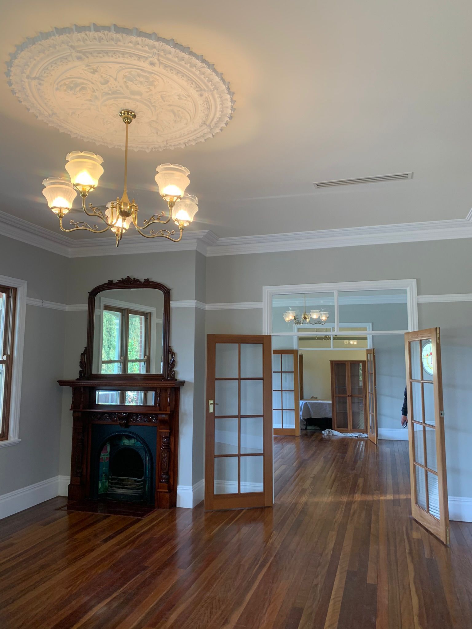 Construction Site: White House With Scaffolding, Unfinished Siding — Andrew Harper Painting & Decorating in Albury, NSW