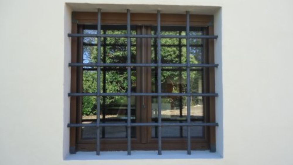 Installazione inferriata