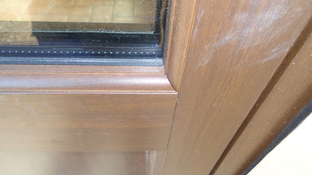 Dettaglio di un infisso in alluminio