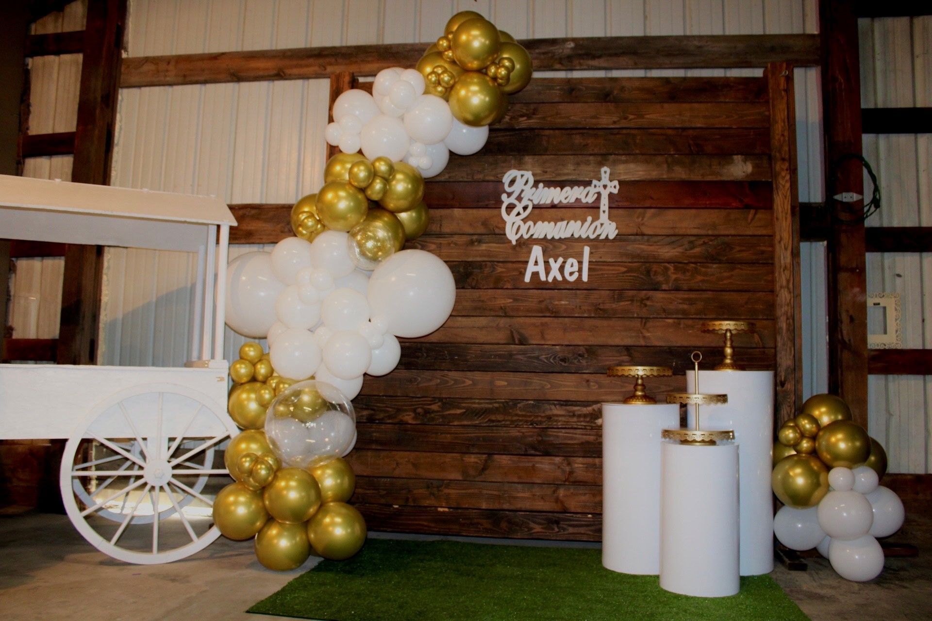 A wooden wall with the name axel on it – Pasco, WA - Decoraciones Garcia