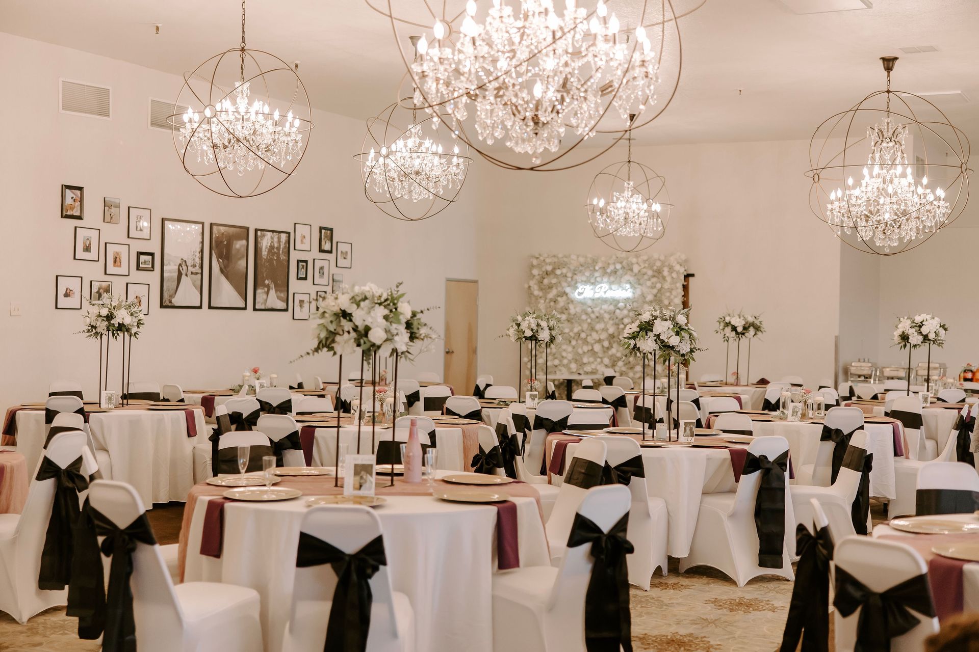 A large room with tables and chairs set up for a wedding reception – Pasco, WA - Decoraciones Garcia