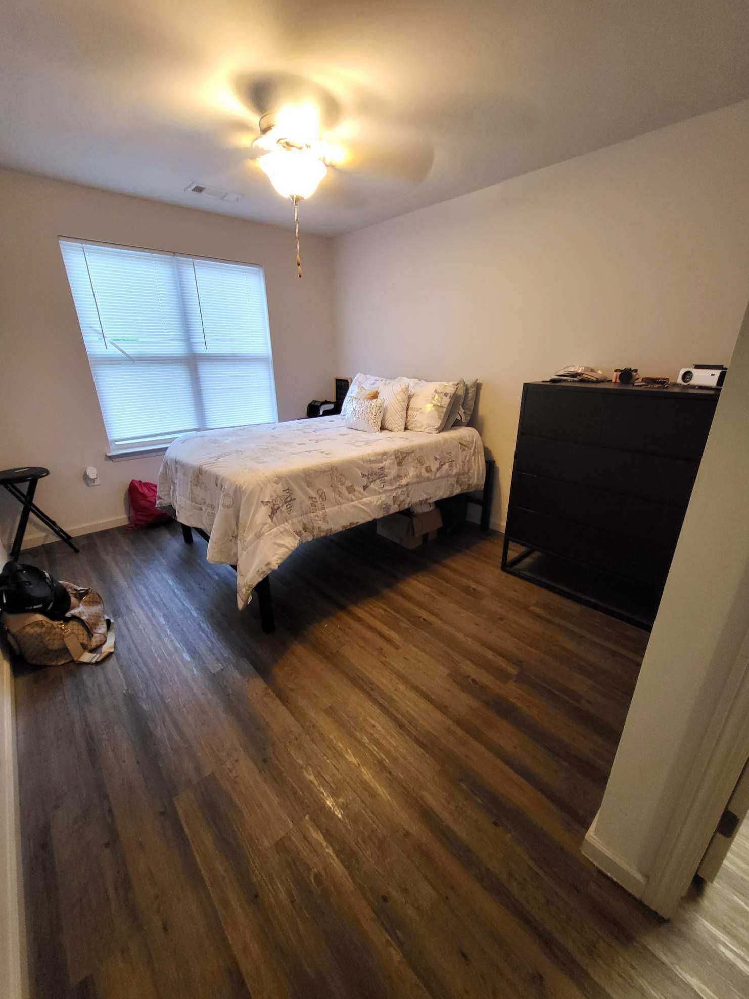 bedroom cleaned by scrub-in cleaners in statesboro ga