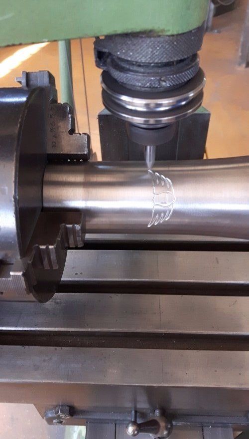 dettaglio macchinario per incisioni