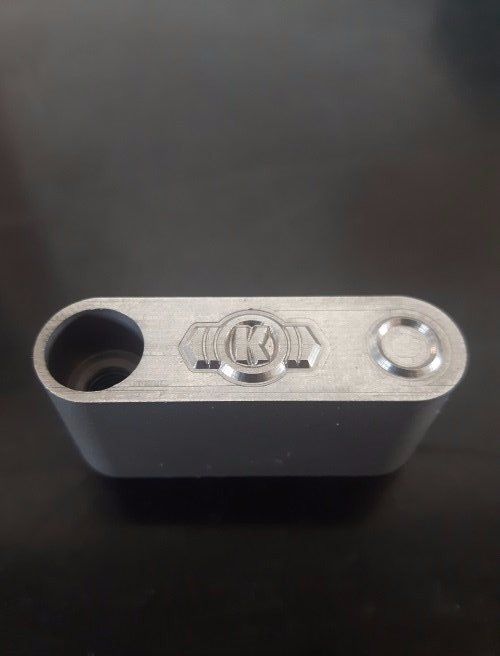 componente in acciaio inox con incisione