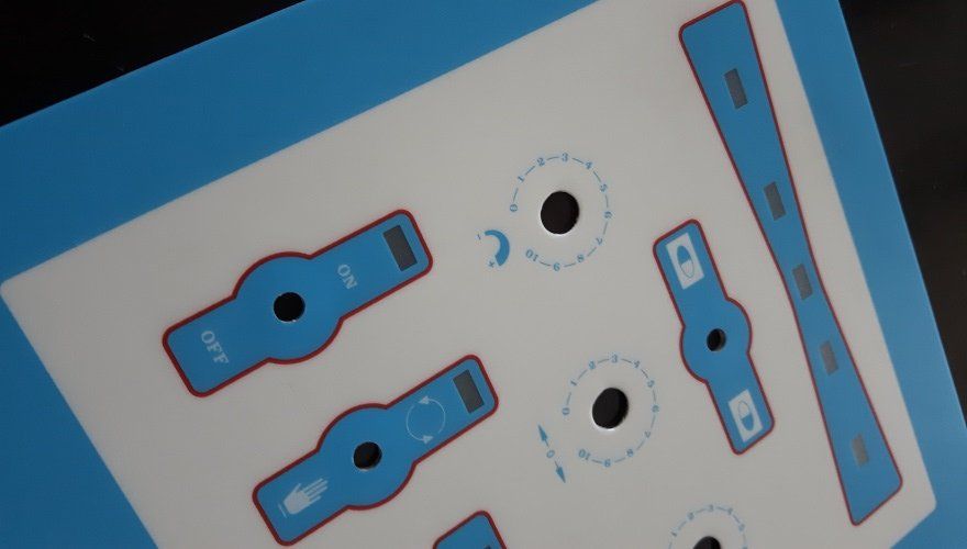 quadrante macchina con incisioni